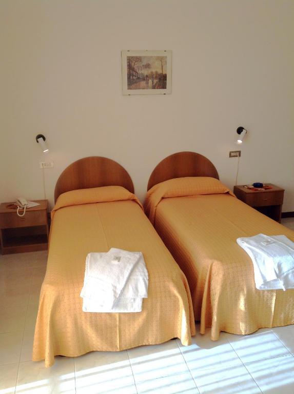 Hotel Cristina San Rocco di Piegara Camera foto